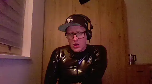 Bigthroaterboy online show from 15, 2, 2025