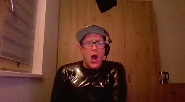 Bigthroaterboy online show from 16, 2, 2025