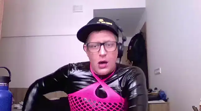 Bigthroaterboy online show from 16, 3, 2025