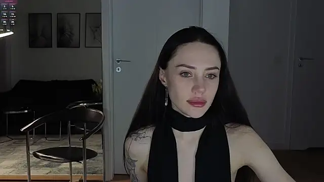 Sara Tranquil online show from 30, 10, 2025