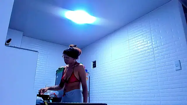 Snapshot of kerlysmith_24 chatting on 8, 2, 2025 kerlysmith 24 online show from 8, 2, 2025