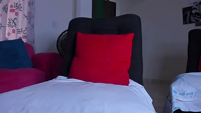 Snapshot of kerlysmith_24 chatting on 25, 9, 2025 kerlysmith 24 online show from 25, 9, 2025