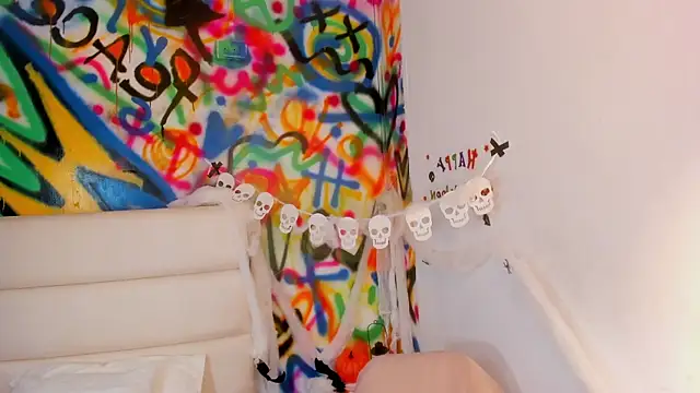 Snapshot of Liana_Bernocchi chatting on 10, 10, 2025 Liana Bernocchi online show from 10, 10, 2025