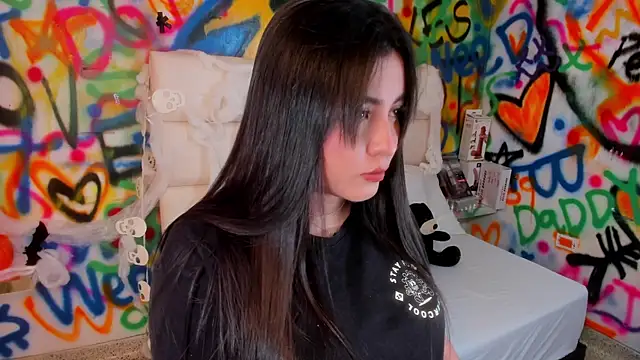 Snapshot of Liana_Bernocchi chatting on 19, 10, 2025 Liana Bernocchi online show from 19, 10, 2025