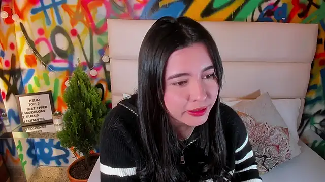 Snapshot of Liana_Bernocchi chatting on 14, 11, 2025 Liana Bernocchi online show from 14, 11, 2025