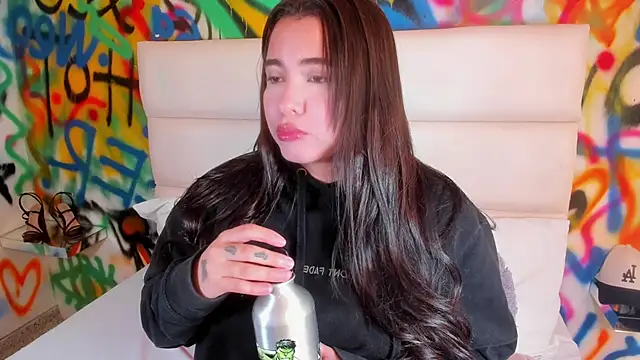 Snapshot of Liana_Bernocchi chatting on 18, 1, 2026 Liana Bernocchi online show from 18, 1, 2026