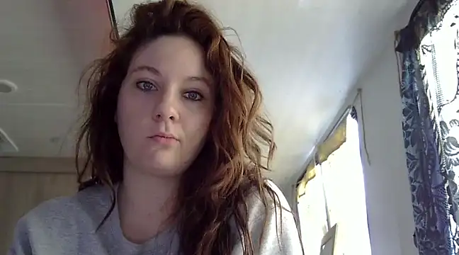 Snapshot of emerieskye20 chatting on 2, 2, 2025 emerieskye20 online show from 2, 2, 2025