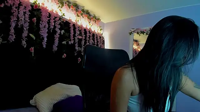 MaddyHudson online show from 3, 8, 2026