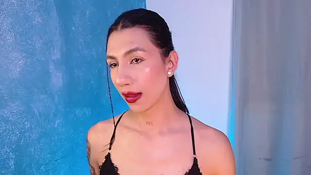 sofiaa grey  online show from 1, 2, 2025