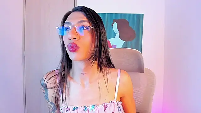 sofiaa grey  online show from 24, 3, 2026