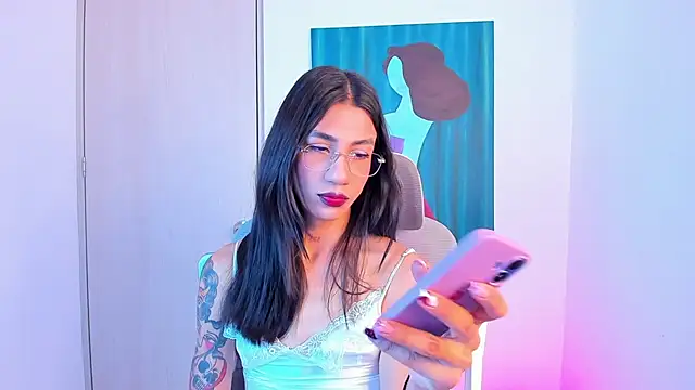 sofiaa grey  online show from 22, 4, 2026