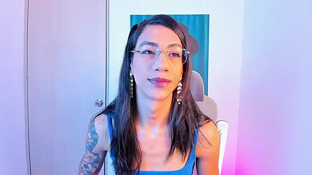 sofiaa grey  online show from 23, 4, 2026