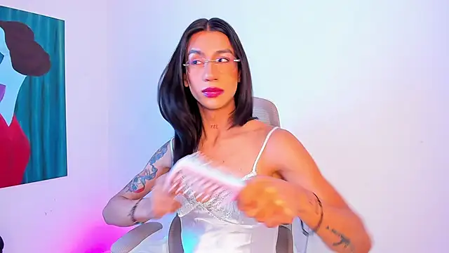 sofiaa grey  online show from 3, 6, 2026