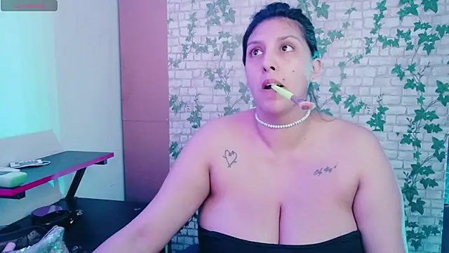 MIABOOBS   online show from 16, 10, 2025