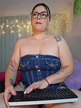 Juliietha servas online show from 10, 6, 2026