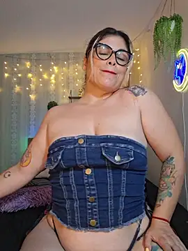 Juliietha servas online show from 11, 6, 2026