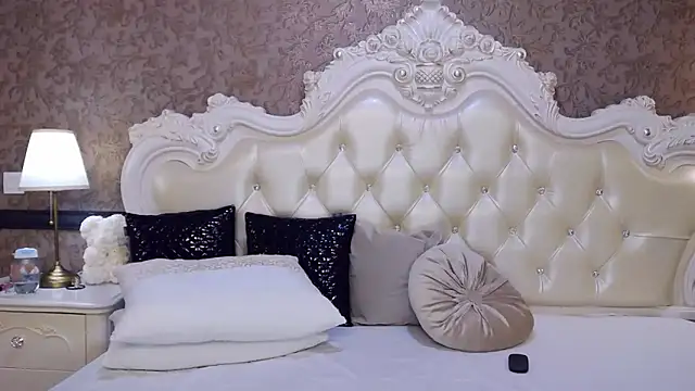 OliveWilson online show from 6, 2, 2025