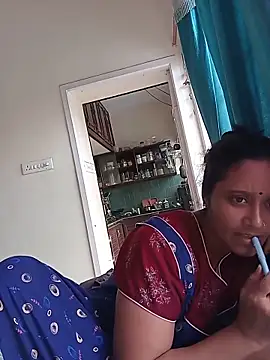 Snapshot of AUNTY1984 chatting on 19, 5, 2026 AUNTY1984 online show from 19, 5, 2026