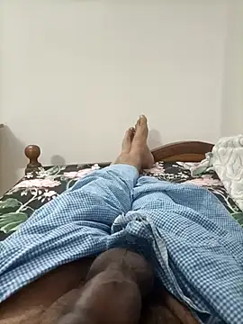 AUNTY1984 online show from 17, 7, 2026