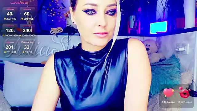 Snapshot of _JuliaSpace_ chatting on 27, 9, 2025 JuliaSpace online show from 27, 9, 2025