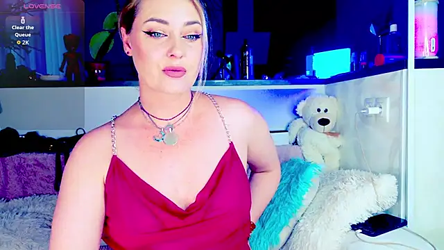  JuliaSpace  online show from 23, 7, 2026