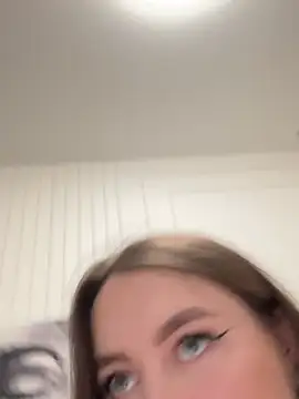 Lady MiaOlson online show from 2, 1, 2025