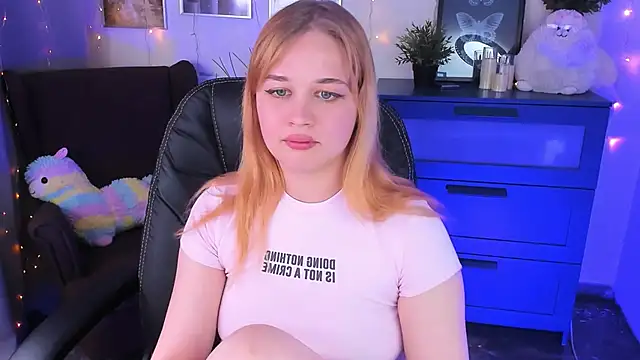 Snapshot of AlicePopsy chatting on 25, 10, 2025 AlicePopsy online show from 25, 10, 2025