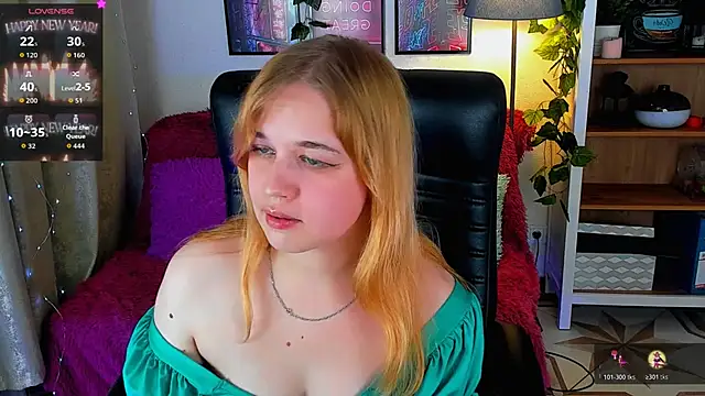 Snapshot of AlicePopsy chatting on 2, 11, 2025 AlicePopsy online show from 2, 11, 2025