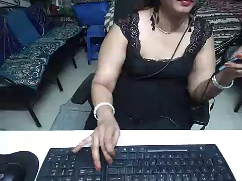 Arushisingh8888 online show from 8, 3, 2025