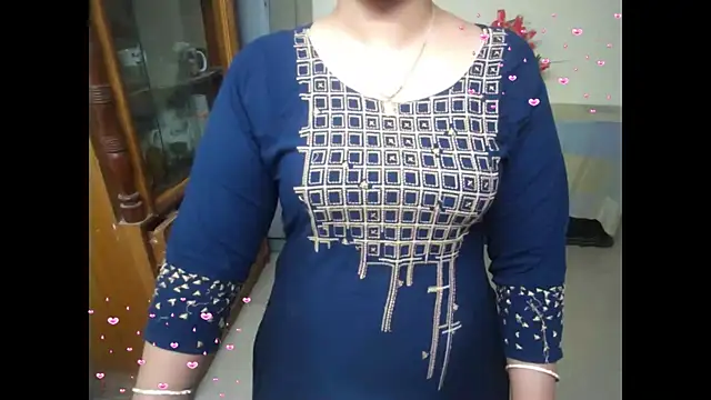 Arushisingh8888 online show from 17, 9, 2025