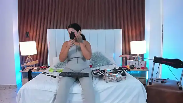 Liana Asaff online show from 13, 1, 2025