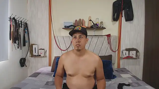 Liana Asaff online show from 3, 10, 2025