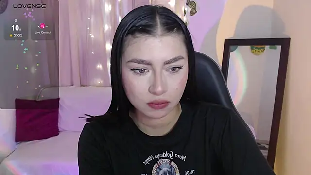 Snapshot of mily_thomson_b_ chatting on 12, 6, 2026 mily thomson b online show from 12, 6, 2026