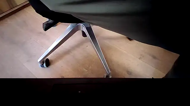 Snapshot of 10_1992 chatting on 18, 12, 2025 10 1992 online show from 18, 12, 2025