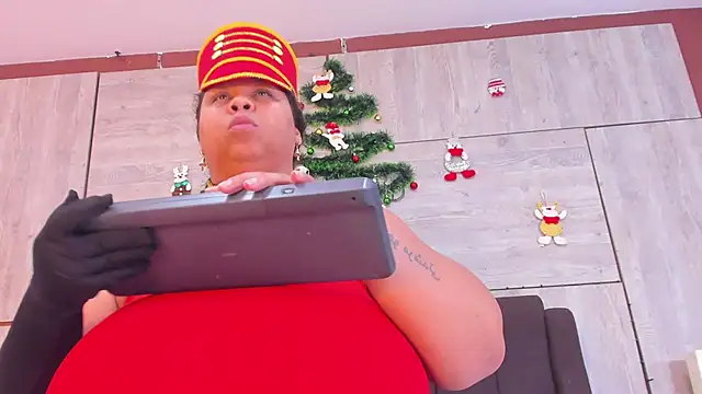 Snapshot of Lynn_Jones chatting on 28, 12, 2024 Lynn Jones online show from 28, 12, 2024