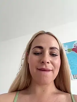 streetdoll online show from 9, 3, 2025