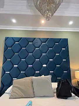 ThaniaJones online show from 15, 2, 2026