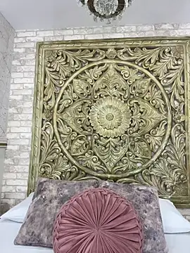 ThaniaJones online show from 17, 3, 2026