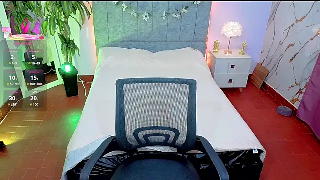 Lana stone  online show from 19, 2, 2026