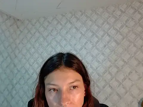 Snapshot of Emma-Wilson chatting on 8, 5, 2026 Emma-Wilson online show from 8, 5, 2026