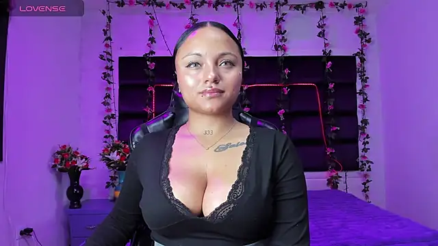 Snapshot of sweelanna__ chatting on 8, 3, 2026 sweelanna online show from 8, 3, 2026