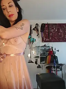 freyamoret online show from 25, 6, 2026