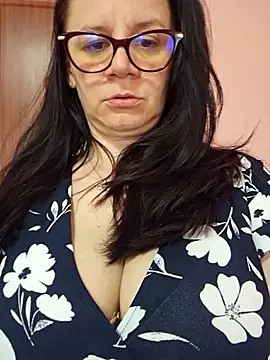 KristenVega online show from 24, 4, 2026