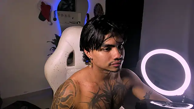 Snapshot of Young_laroi chatting on 15, 12, 2024 Young laroi online show from 15, 12, 2024