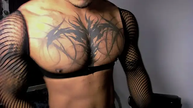 Snapshot of Young_laroi chatting on 22, 2, 2025 Young laroi online show from 22, 2, 2025