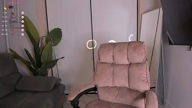 Snapshot of helen_ramsay chatting on 11, 11, 2025 helen ramsay online show from 11, 11, 2025