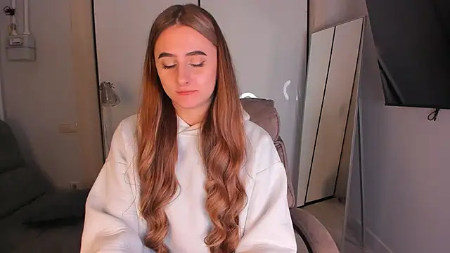 Snapshot of helen_ramsay chatting on 21, 11, 2025 helen ramsay online show from 21, 11, 2025