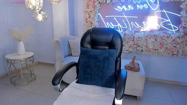 AlessaRomero online show from 8, 10, 2025