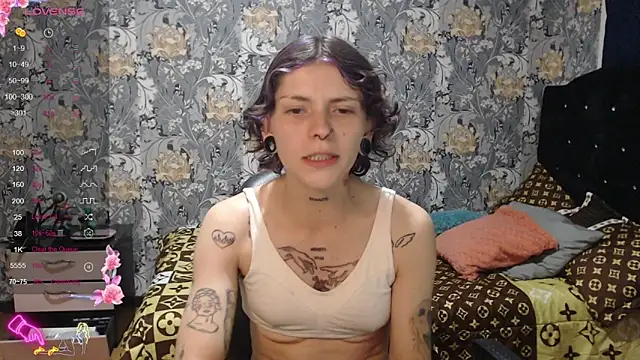 pretty cristal69 online show from 25, 4, 2026