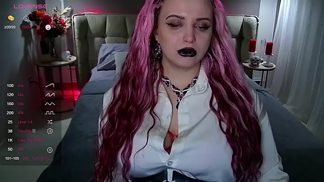 Miss Maya Mils online show from 9, 2, 2025